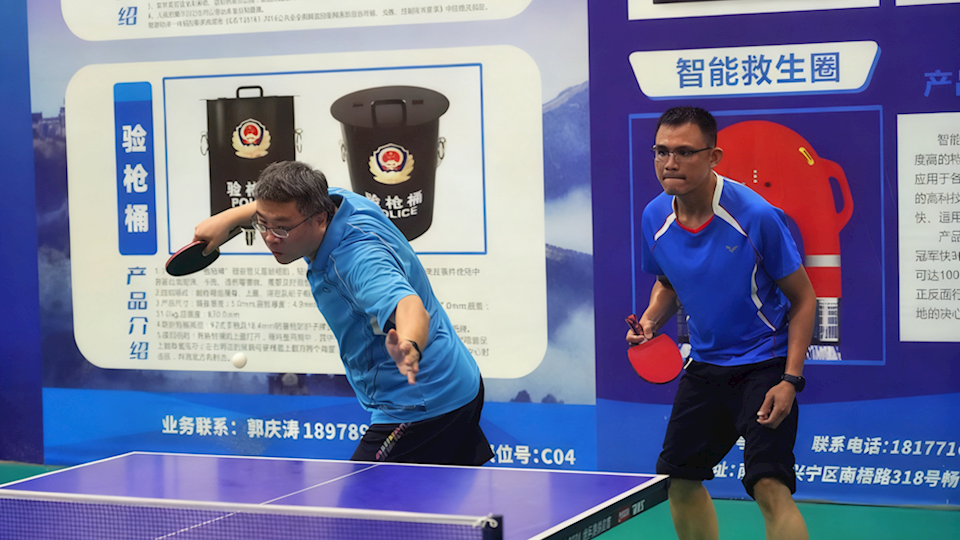 “乒”出警魂风采 赛出团结力量 ——beat365唯一官方网站第六届体育节教职工乒乓球比赛圆满落幕