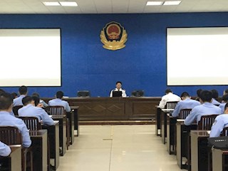 beat365官网教师首次探索线上线下同步教学、 校内教师校外专家共同授课的教学模式改革