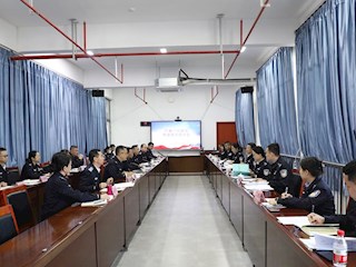 自治区公安厅党委委员、政治部主任朱亚明到beat365官网检查指导思政教育工作