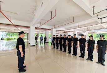 2024年全区公安机关新录用非公安专业毕业人员入警训练班（beat365唯一官方网站培训点）学员开展队列训练